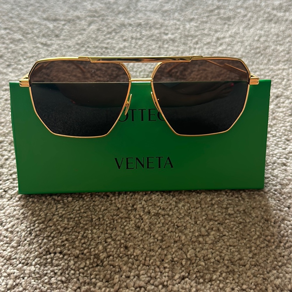 Like NEW Bottega Veneta BV1012S GOLD/BROWN 60/13/145 Sunglasses